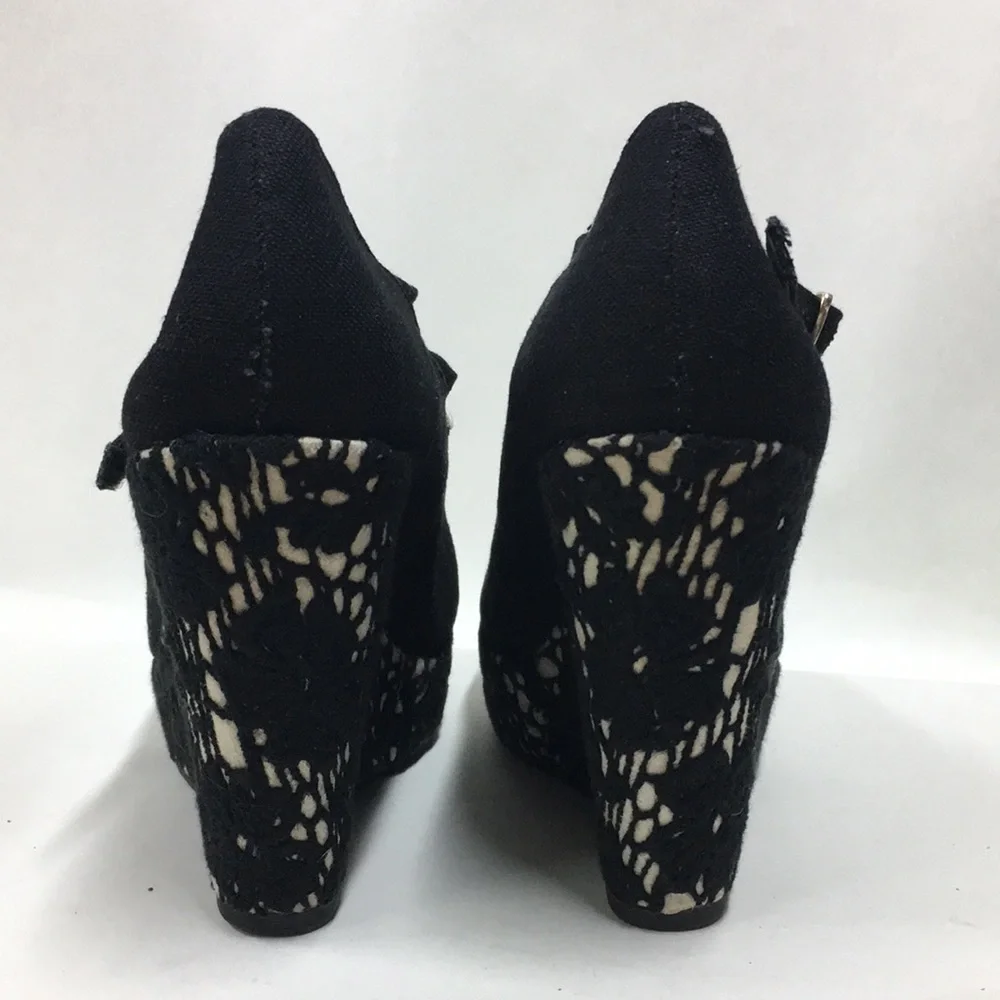FINAL MARKDOWN LADIES’ Soda Glenda Wedges (7.5M)